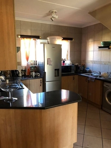 3 Bedroom townhouse to rent in Noordheuwel | ALLSAproperty.co.za