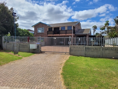 4 Bedroom house for sale in C Place | ALLSAproperty.co.za