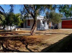 5 Bed House in Moorreesburg