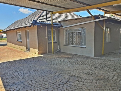 210m² Office For Sale in Oranjesig