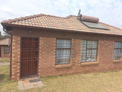 3 Bedroom House For Sale in Olievenhoutbosch