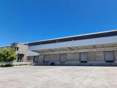 3,300m² Warehouse To Let in Montague Gardens