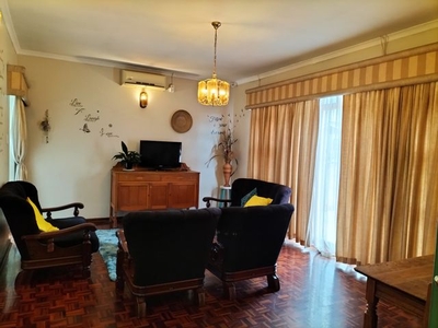4 Bedroom House For Sale in Uitenhage Central