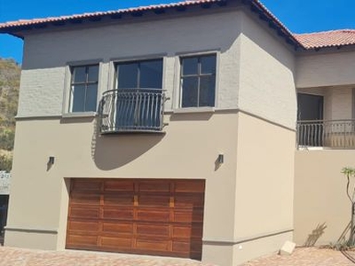 4 Bedroom Townhouse For Sale in Cashan