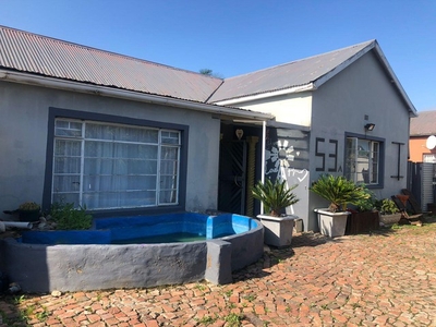 5 Bedroom House For Sale in Bodorp - 53A & 53B Wellington Street