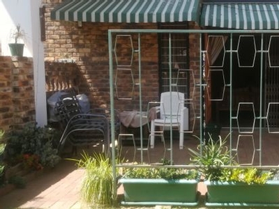2 Bedroom Townhouse To Let in Robindale - 6 Constantia 2A Ann Street