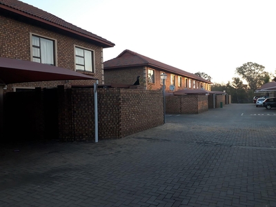 3 Bedroom Townhouse to rent in Middelburg Central