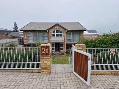 4 Bedroom House to rent in Fraaiuitsig