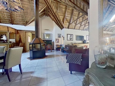 Beautiful thatched family home with lots of space.