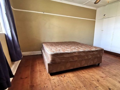 1 Bedroom bachelor to rent in Sunnyside, Grahamstown