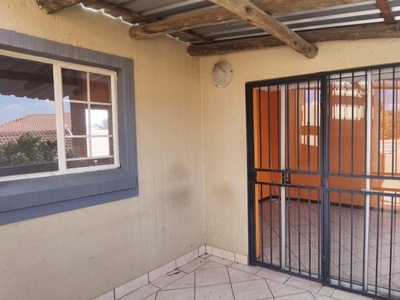 1 Bedroom duplex townhouse - sectional for sale in Annlin, Pretoria