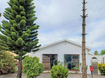 3 Bedroom house for sale in Crawford, Cape Town