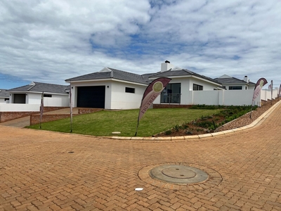 3 Bedroom House For Sale in Jeffreys Bay Central