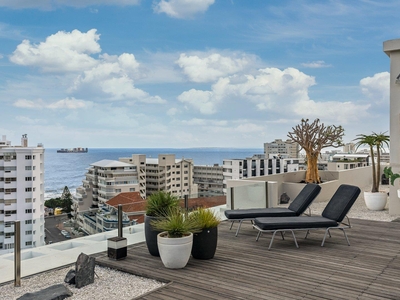2 Bedroom Apartment / flat to rent in Sea Point