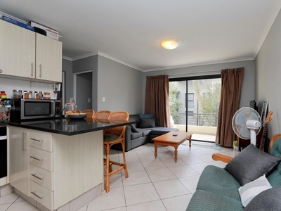 2 Bedroom Apartment For Sale in Somerset West Mall Triangle