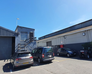 695m² Warehouse For Sale in Maitland