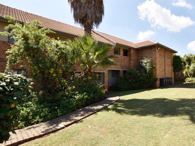 1 Bedroom townhouse - sectional for sale in Faerie Glen, Pretoria