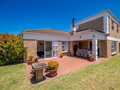 3 Bedroom Townhouse to rent in Summerstrand - 10 Carradale, 4 Percy Owen