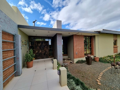 House For Sale in UNIVERSITAS