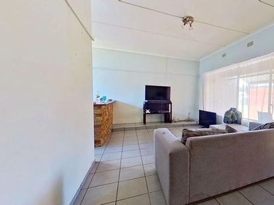 Three bedroom home with pool and entertainment area.