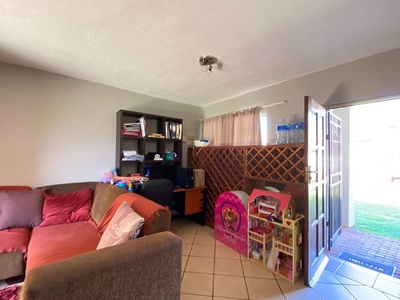 2 Bedroom apartment in Mooikloof Ridge For Sale