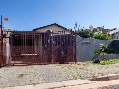 3 Bedroom House To Let in Sophiatown