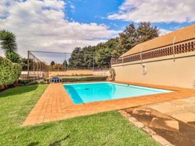 3 Bedroom Townhouse for sale in Germiston Central