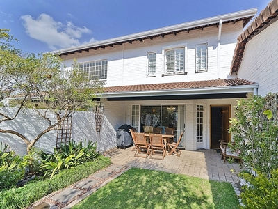 3 Bedroom Townhouse To Let in Craighall Park