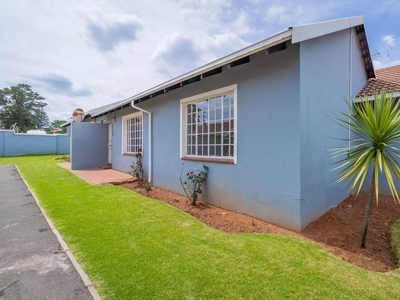 3 Bedroom Townhouse To Let in Roodepoort West