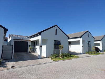 Charming 2 Bedroom townhouse in the popular Brackenfell