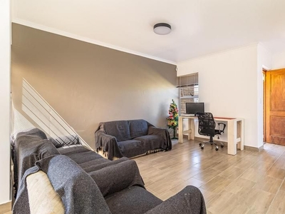 Newly renovated 3 bedroom home in Popular Jagtershof