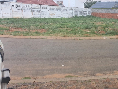 PROPERTY//RESIDENTIAL VACANT STAND TO LET WITH OPTION TTO BUY- LENASIA EXT.13