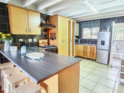 3 Bedroom Apartment For Sale in Boland Park
