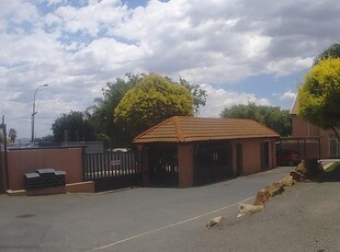 1 Bedroom townhouse - sectional to rent in Radiokop, Roodepoort