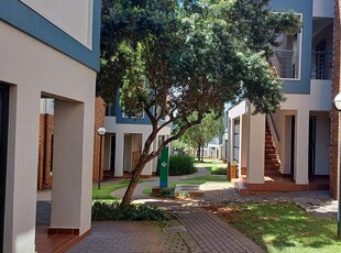 2 Bedroom townhouse - sectional for sale in Greenstone Hill, Edenvale