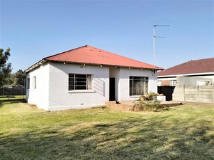 3 Bed House in Daggafontein
