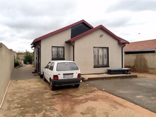 3 Bed House in Protea Glen