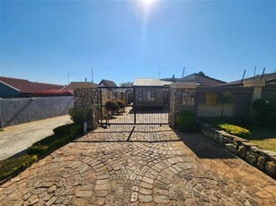 4 Bed House in Eldorado Estate