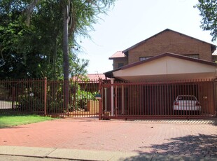 FNB Repossessed Eviction 5 Bedroom House for Sale in Amandas