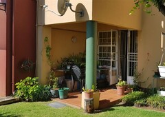 2 Bedroom Townhouse To Let in Linmeyer