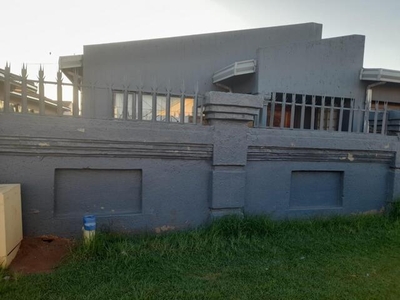 House For Sale In Vosloorus Ext 8, Boksburg