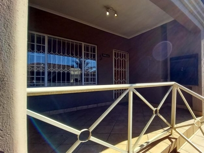 3 Bedroom townhouse - sectional for sale in Aerorand, Middelburg
