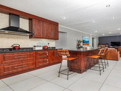 4 Bedroom house for sale in Vierlanden, Durbanville