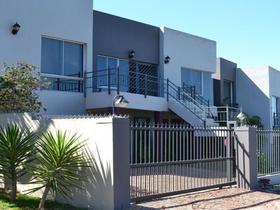 7 Bedroom house for sale in Everglen, Durbanville