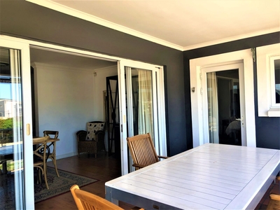 3 Bedroom Apartment For Sale in Knysna Central