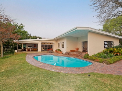 4 Bedroom Freehold Sold in Constantia