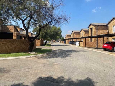 Apartment For Rent In Honeypark, Roodepoort