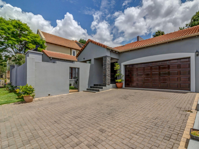 House for sale with 3 bedrooms, Broadacres, Sandton