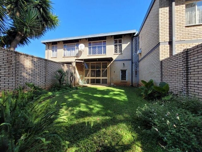 Townhouse For Sale In Parktown Estate, Pretoria