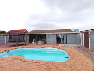 House For Sale in Bothasig, Milnerton